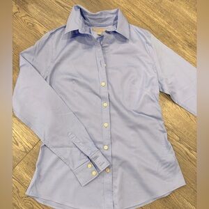 Banana Republic women’s non-iron fitted button down shirt.